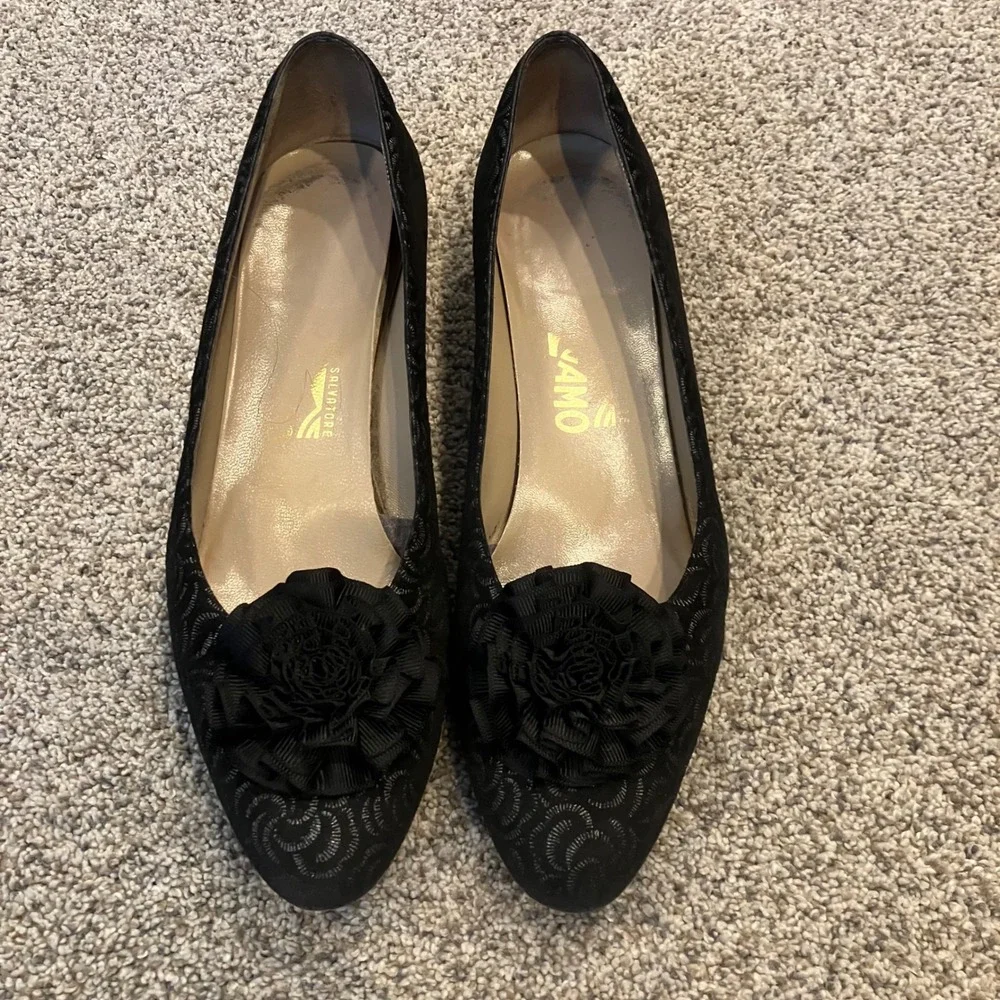 VTG Salvatore Ferragamo Black Silver Swirl Flower Wedge Pumps 7.5 AAAA Narrow
